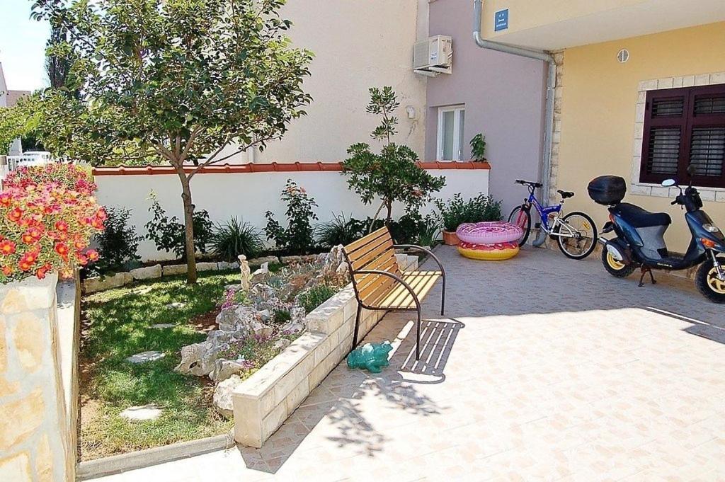 Apartment In Privlaka With Terrace, Air Conditioning, Wi-Fi, Washing Machine Exterior photo